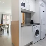 Bbarcelona Gaudi Flats * برشلونة