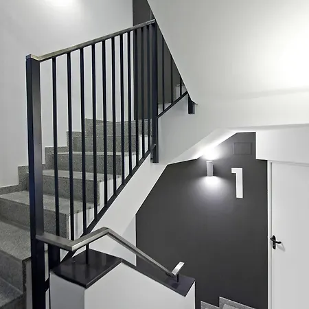 Bbarcelona Gaudi Flats Барселона